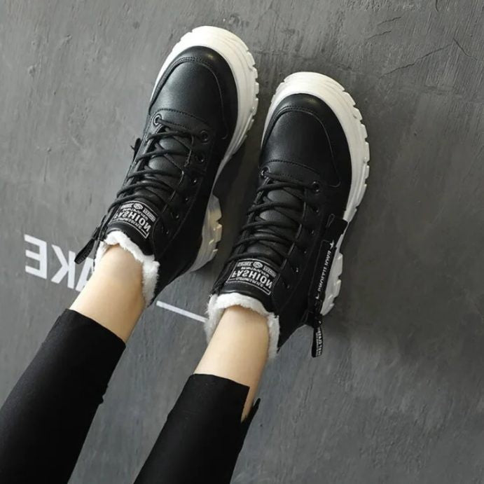 Women's Chunky Sherpa-Lined Lace-Up Winter Boots