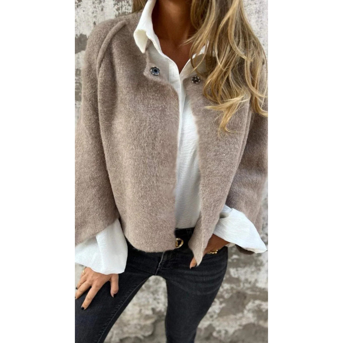 Women's Coats with Round Neckline and Long Sleeves