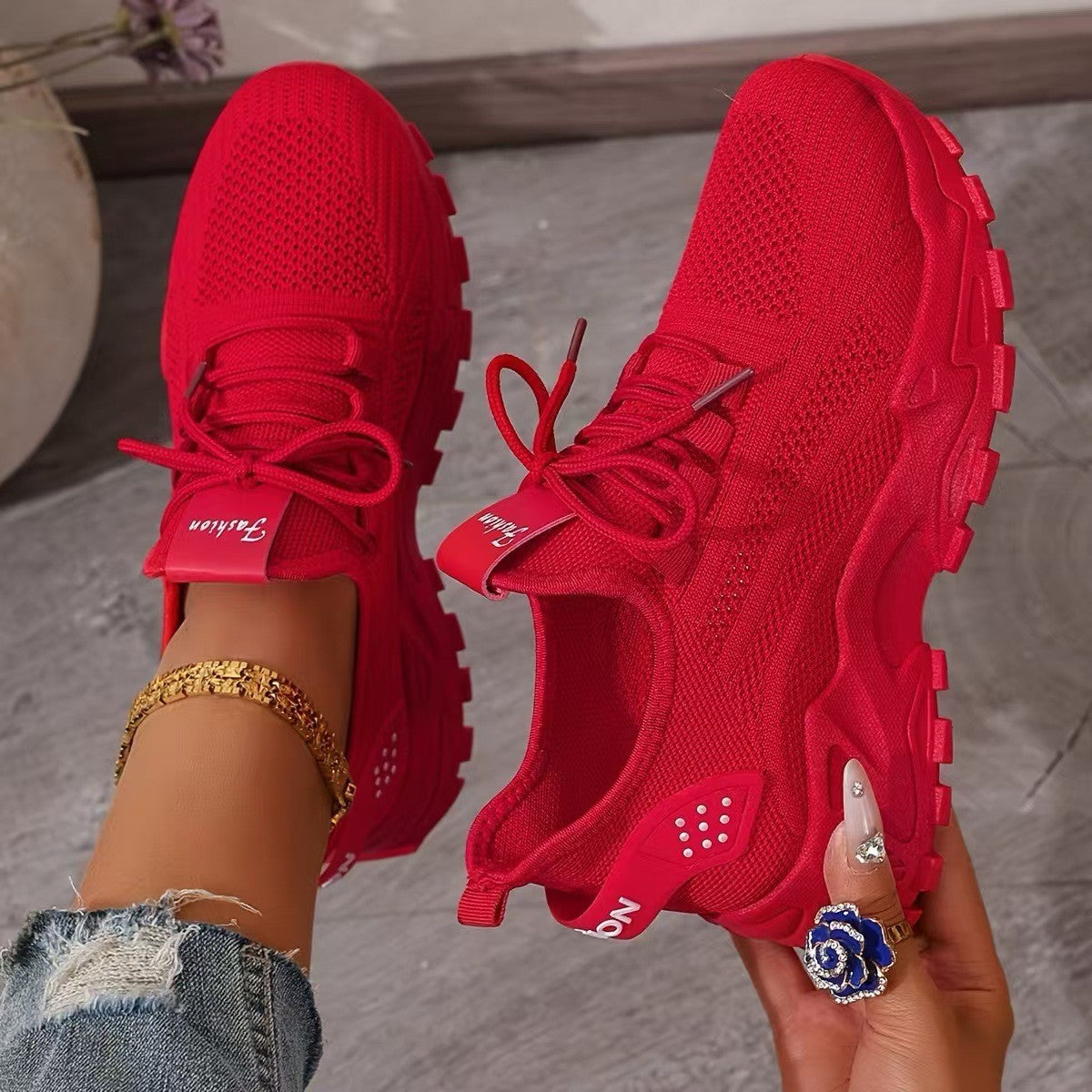 Women's Trainers with Cushioned Sole and Lace-Up Front