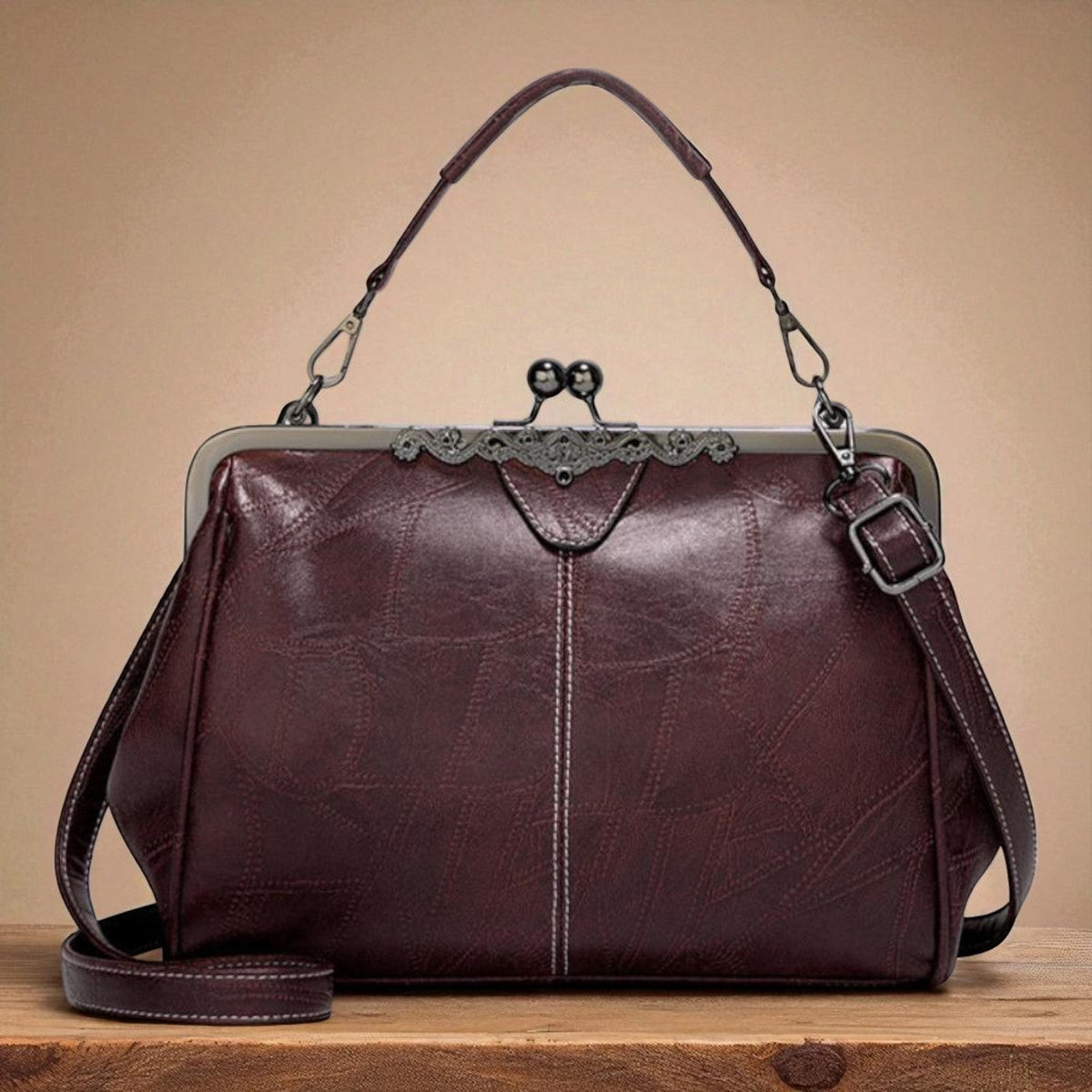 Women's Vintage Crossbody Bag with Kiss-Lock Closure