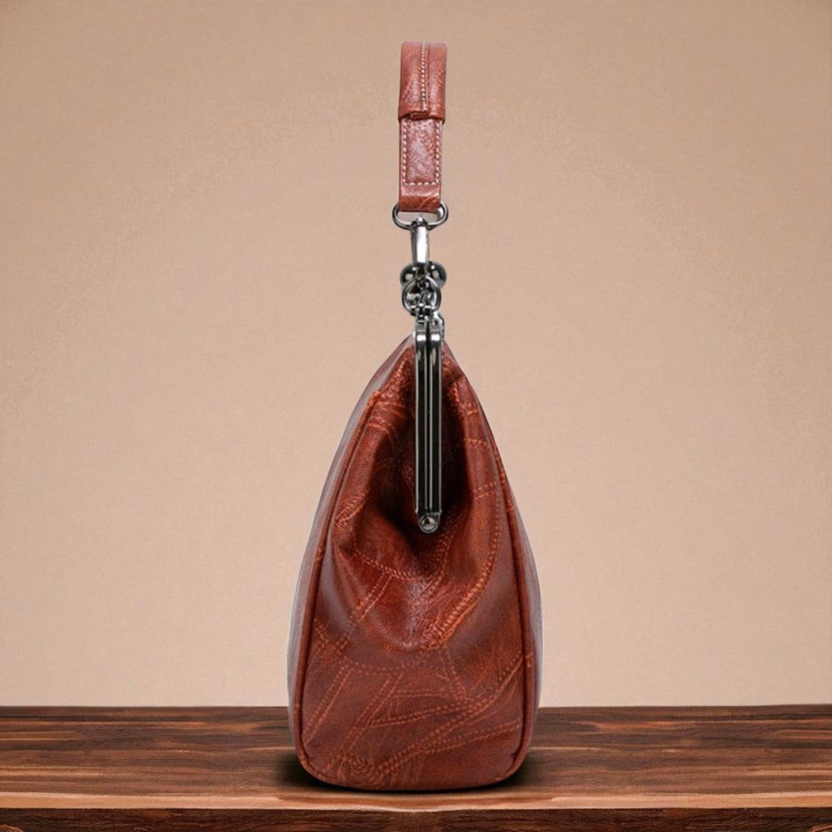 Women's Vintage Crossbody Bag with Kiss-Lock Closure