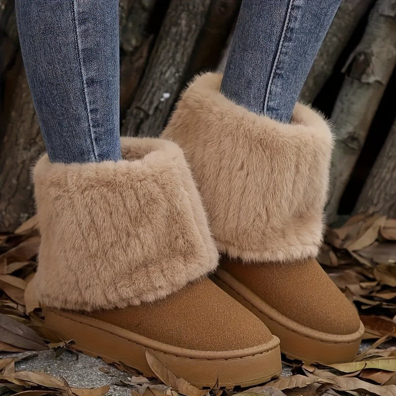 Women's Winter Boots with Plush Lining and Platform Sole